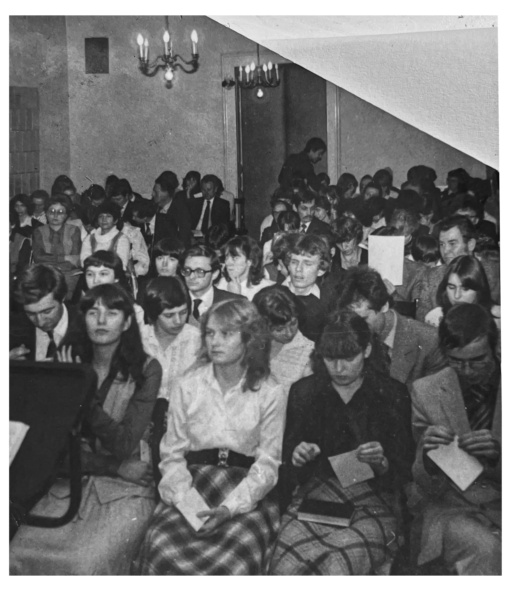 022 1982 Ifjusági alkalmak 1974 2001