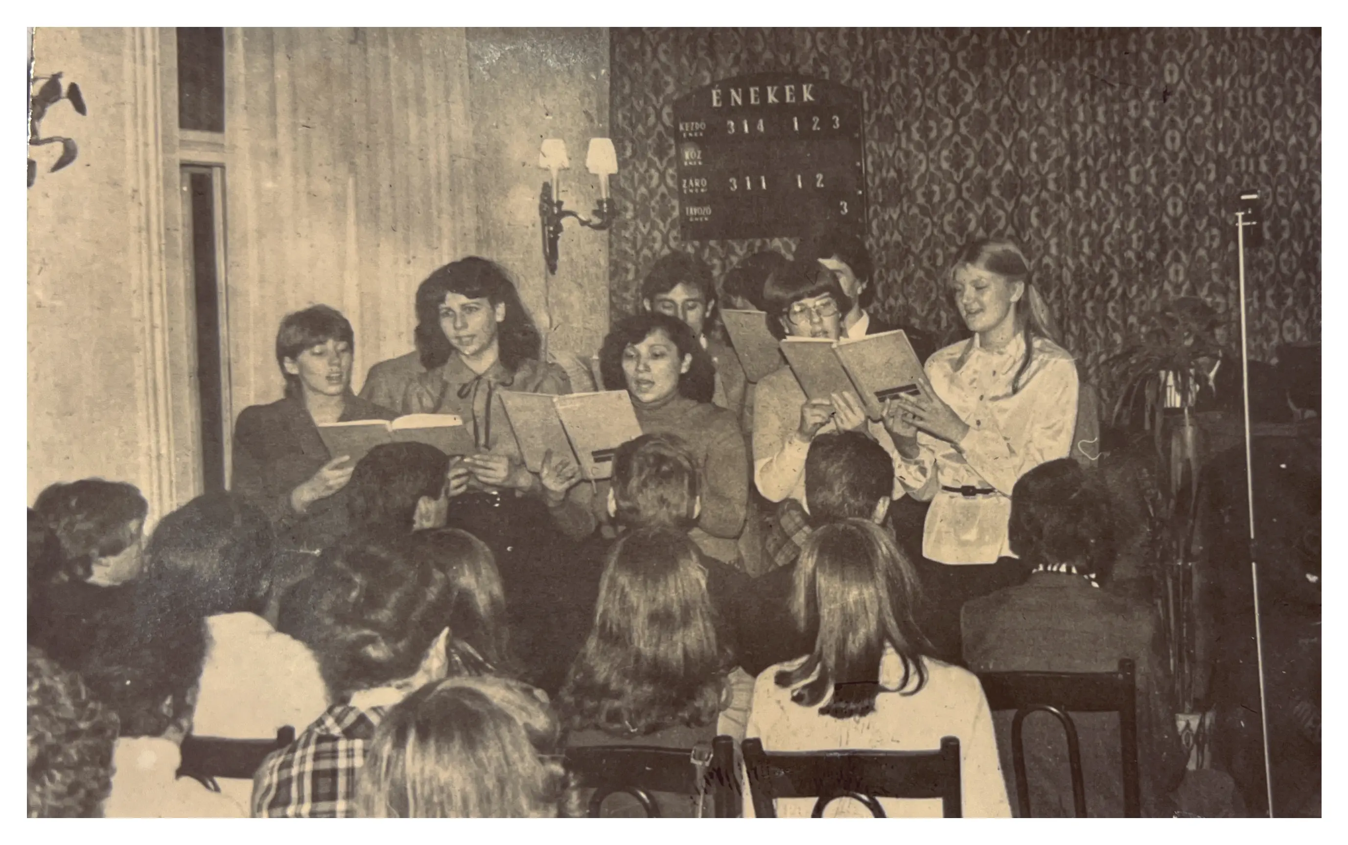 025 1980 ifi nap Ifjusági alkalmak 1974 2001