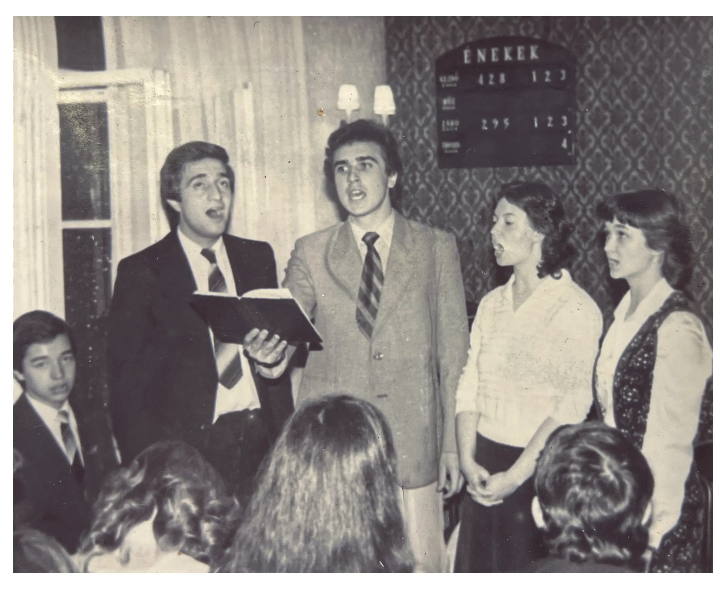 037 Ifjusági alkalmak 1974 2001